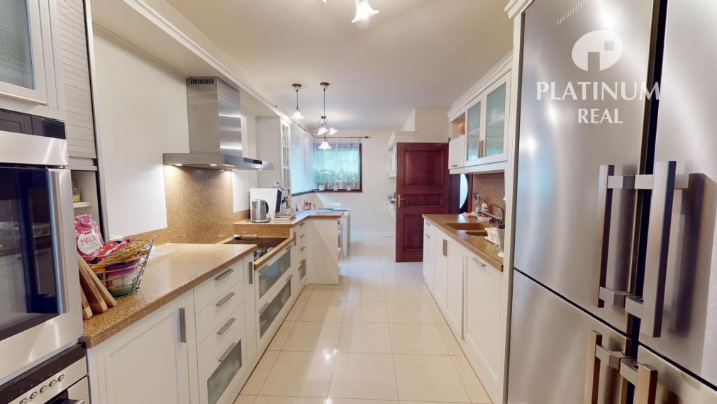 LUXUSNÁ RODINNÁ VILA NA KRAMÁROCH – 520 m² | INTERIÉROVÝ BAZÉN | WELLNESS | FITNESS | GARÁŽ | 673 m² POZEMOK ✳️ 3D prehliadka✳️