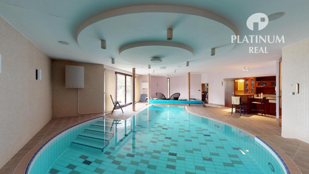 LUXUSNÁ RODINNÁ VILA NA KRAMÁROCH – 520 m² | INTERIÉROVÝ BAZÉN | WELLNESS | FITNESS | GARÁŽ | 673 m² POZEMOK ✳️ 3D prehliadka✳️
