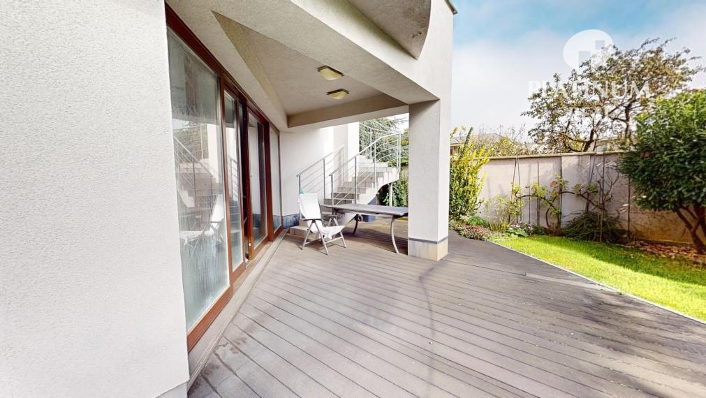 LUXUSNÁ RODINNÁ VILA NA KRAMÁROCH – 520 m² | INTERIÉROVÝ BAZÉN | WELLNESS | FITNESS | GARÁŽ | 673 m² POZEMOK ✳️ 3D prehliadka✳️