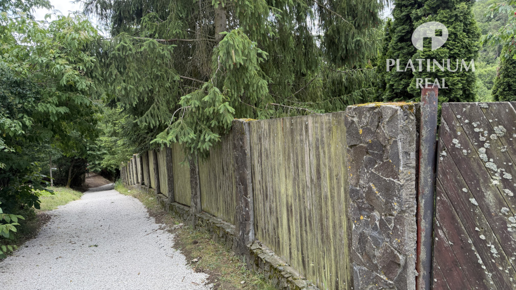 3 podlažná murovaná chata v Limbachu až na 658 m2 pozemku