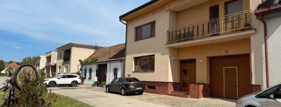 Rodinný dom s väčším pozemkom - Vinosady