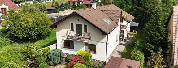 Exkluzívny 2-generačný rodinný dom s čarovnou záhradou a úplným súkromím – Svätý Jur