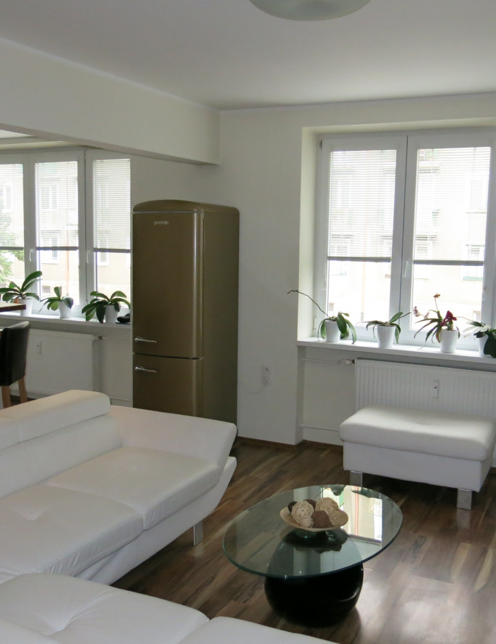 Predaj 2-izbového zrekonštruovaného bytu, 60m2, tehla, Sibírska