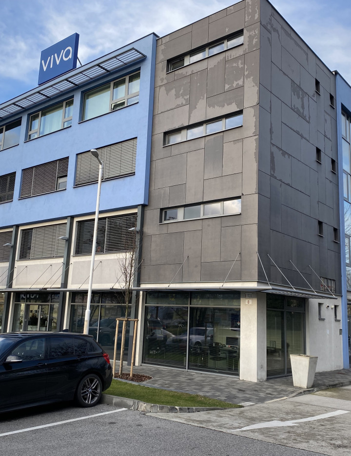 Kancelária o výmere 16 m2, kuchynka, zázemie, dobrá lokalita a parking