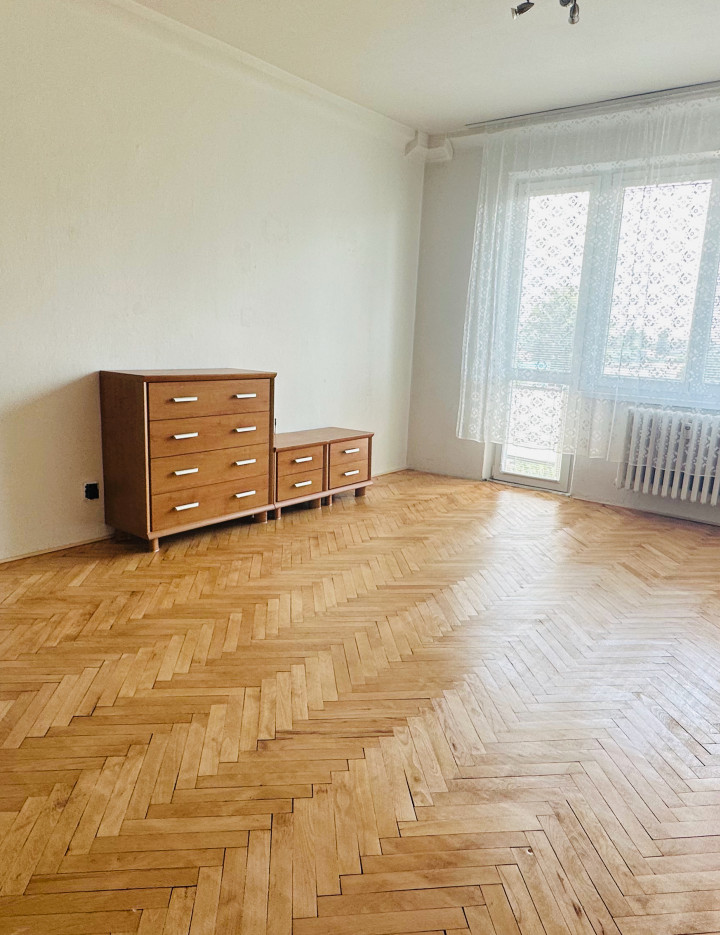Predaj 2-izbového čiastočne zrekonštruovaného bytu Nivy