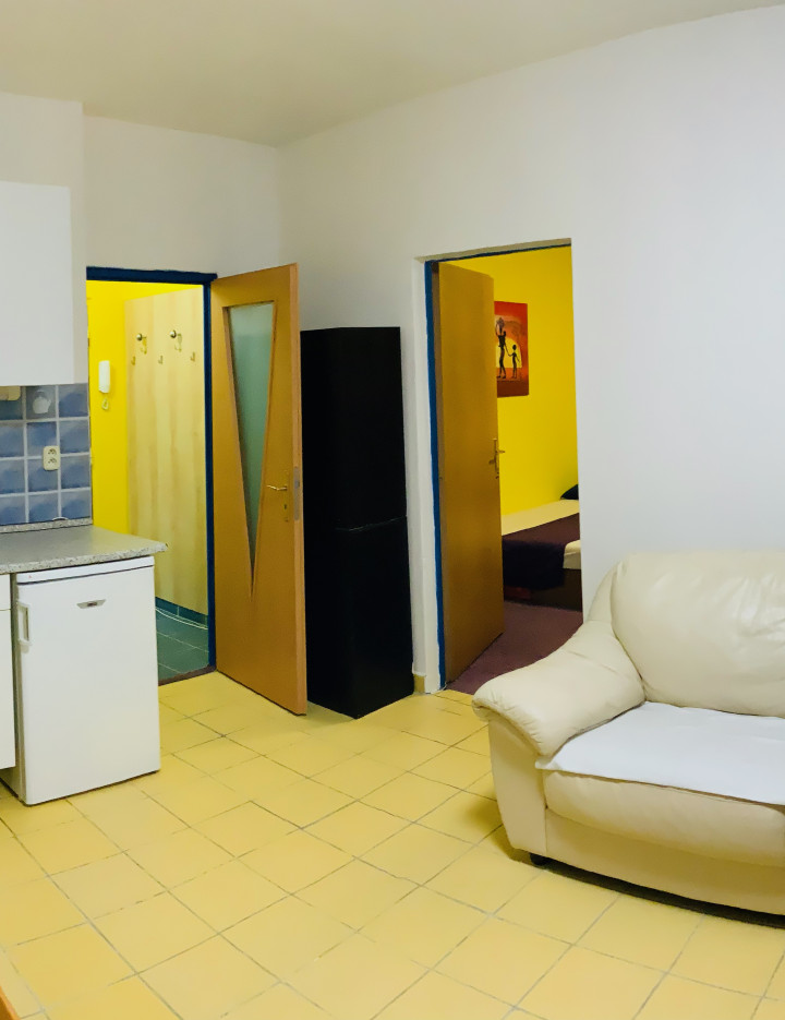 Prenájom zariadenej dvojgarsónky na začiatku Petržalky