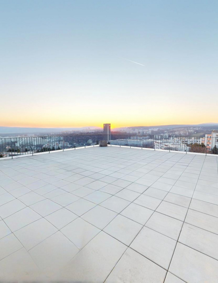 Predaj 5-izbového bytu 120m2 + 130m2 terasy, LifeParkResidence, Drotárska, parkovanie, sklady