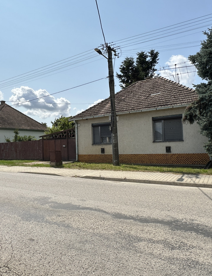 Predaj rodinného domu v pôvodnom stave s ideálnym pozemkom