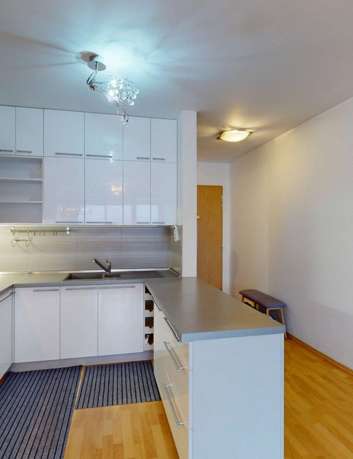 Prenájom 3 izbový byt - Bratislava - Nové Mesto, Bajkalská