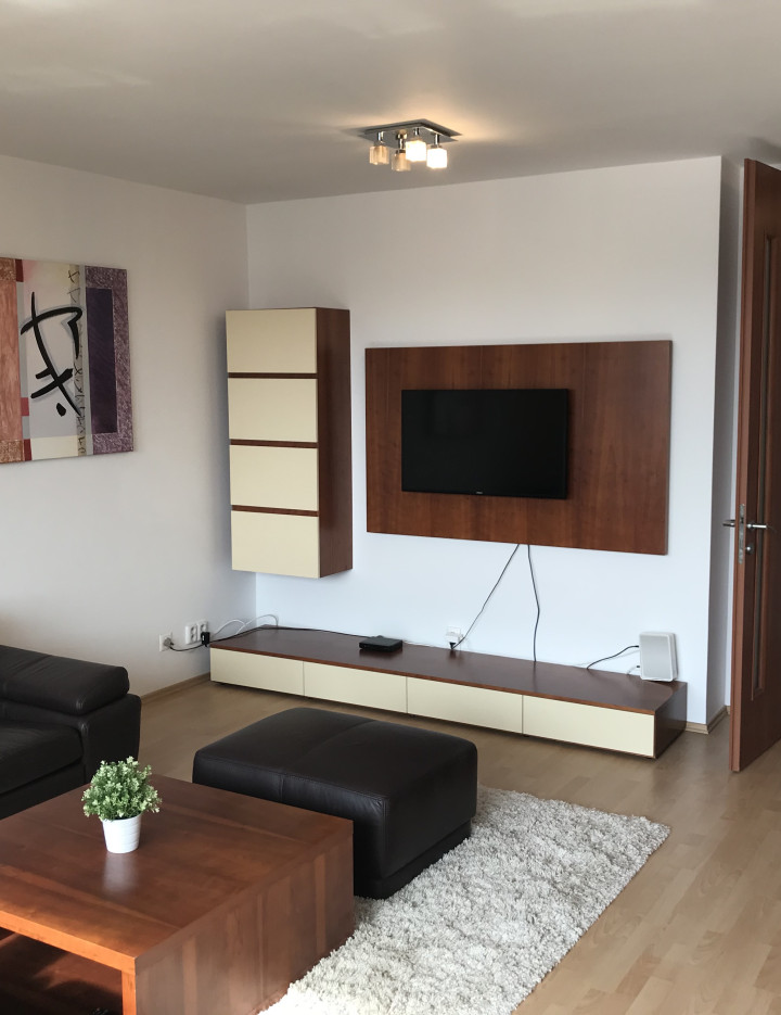 3 izbový priestranný, slnečný byt s terasou a garážovým státim BORIA